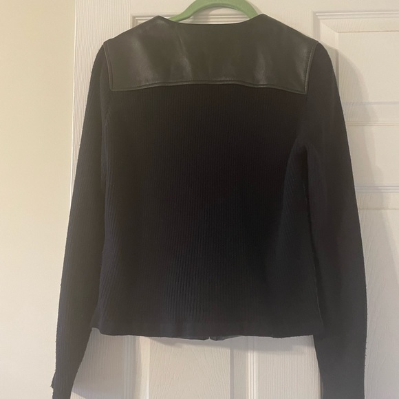 Excellent condition genuine leather and knit combo sweater jacket size small - Picture 2 of 3